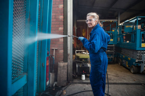 Professional Pressure Washing Services in Center Hill, FL